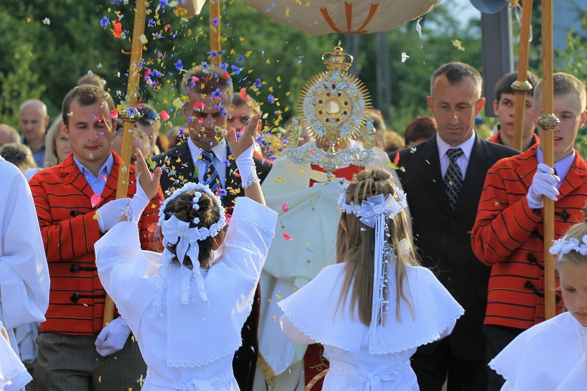 corpus-christi-religious-and-bank-holiday-in-poland