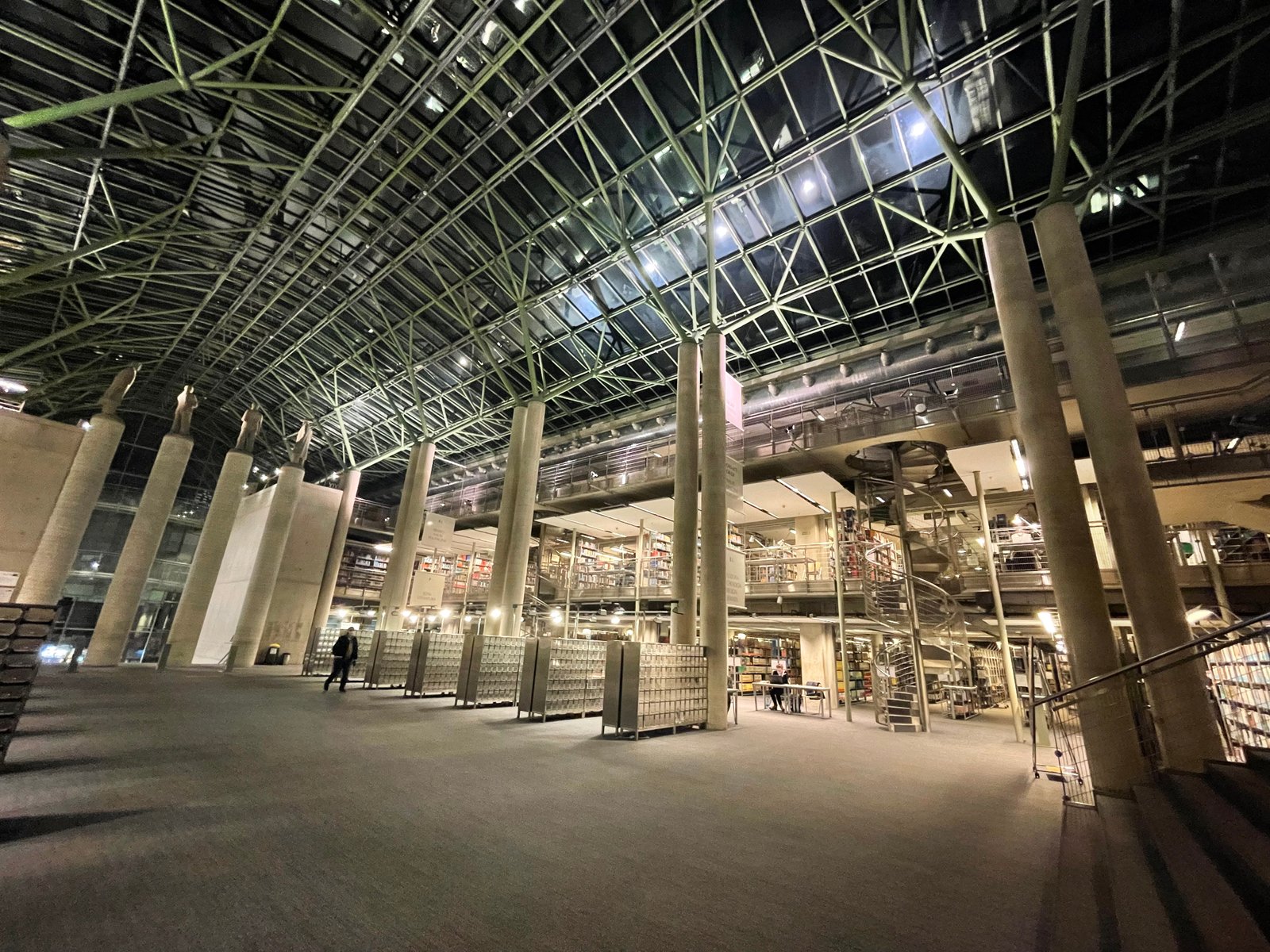 university-of-warsaw-library-archives.jpg